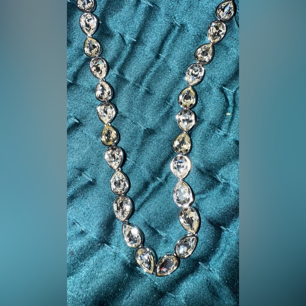 Swarovski Elegant clear crystal Necklace